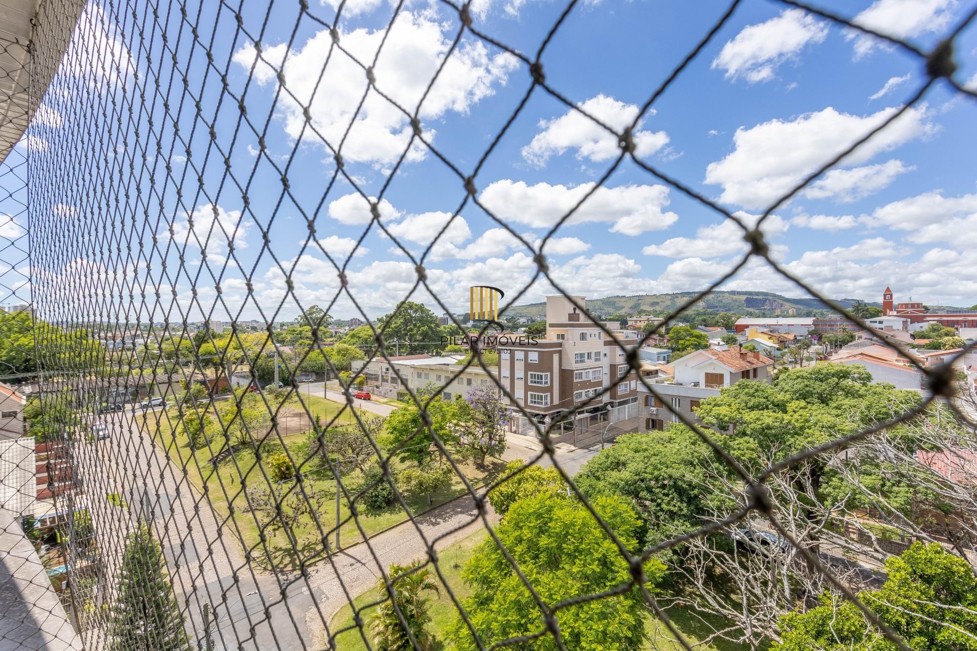 Apartamento à Venda com 2 Dormitórios (1 Suíte) e 2 Vagas Cobertas - Vila Ipiranga, Porto Alegre/RS