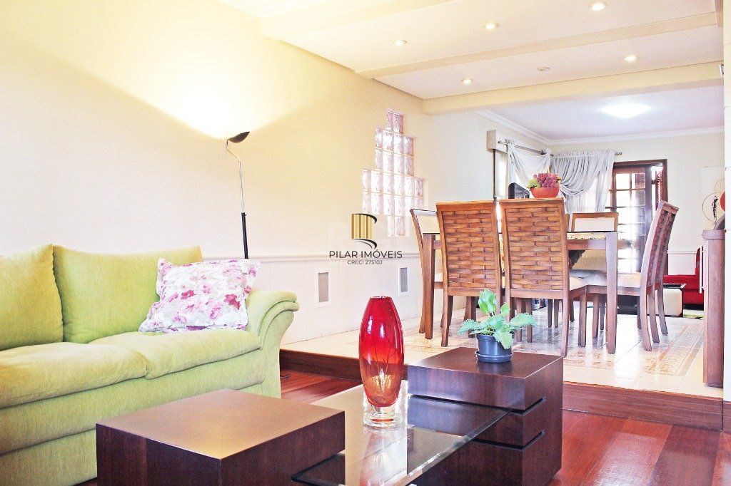 Casa para Venda - 300m², 4 dormitórios, sendo 1 suites, 4 vagas - Coronel Aparício Borges