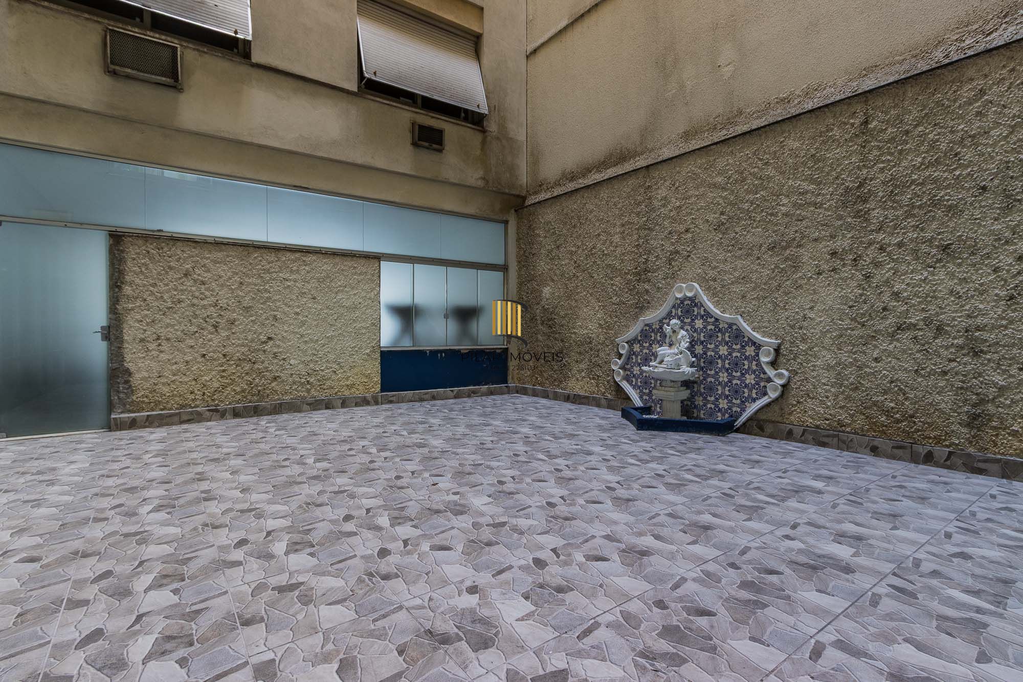 Apartamento de 3 dormitórios e 133m² à venda em Centro Histórico, Porto Alegre.