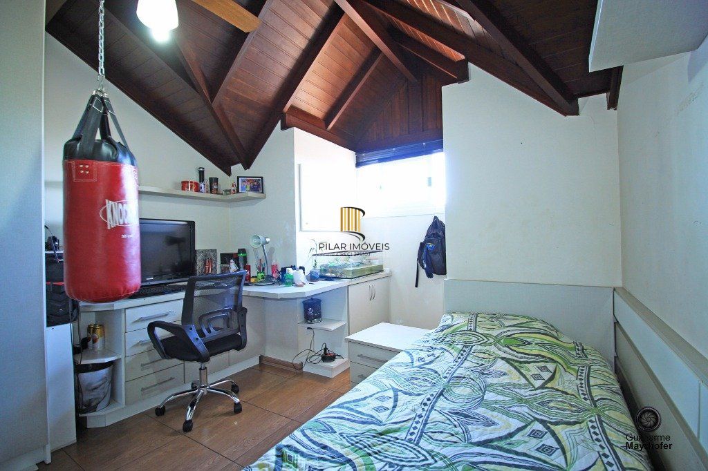 Casa Condominio para Venda - 131m², 3 dormitórios, sendo 1 suites, 2 vagas - Teresópolis