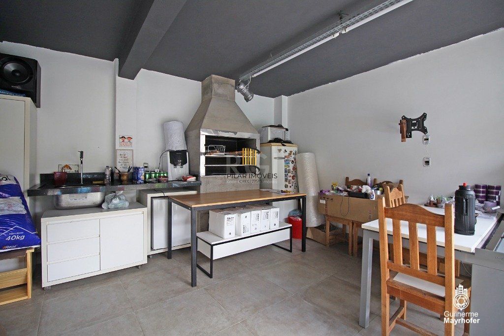 Casa para Venda - 151.36m², 3 dormitórios, sendo 1 suites, 2 vagas - Partenon