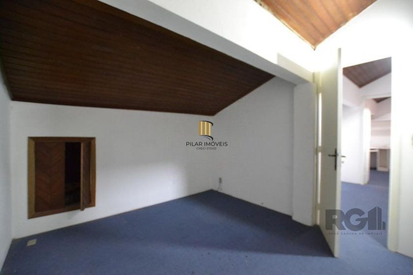 Casa de 200m² - 4 dormitórios, 4 vagas no bairro Espírito Santo