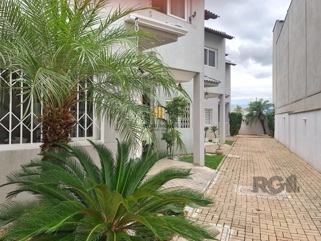 Casa em condomínio 114m² - 3 dormitórios, 1 suíte e 2 vagas no bairro Sarandi