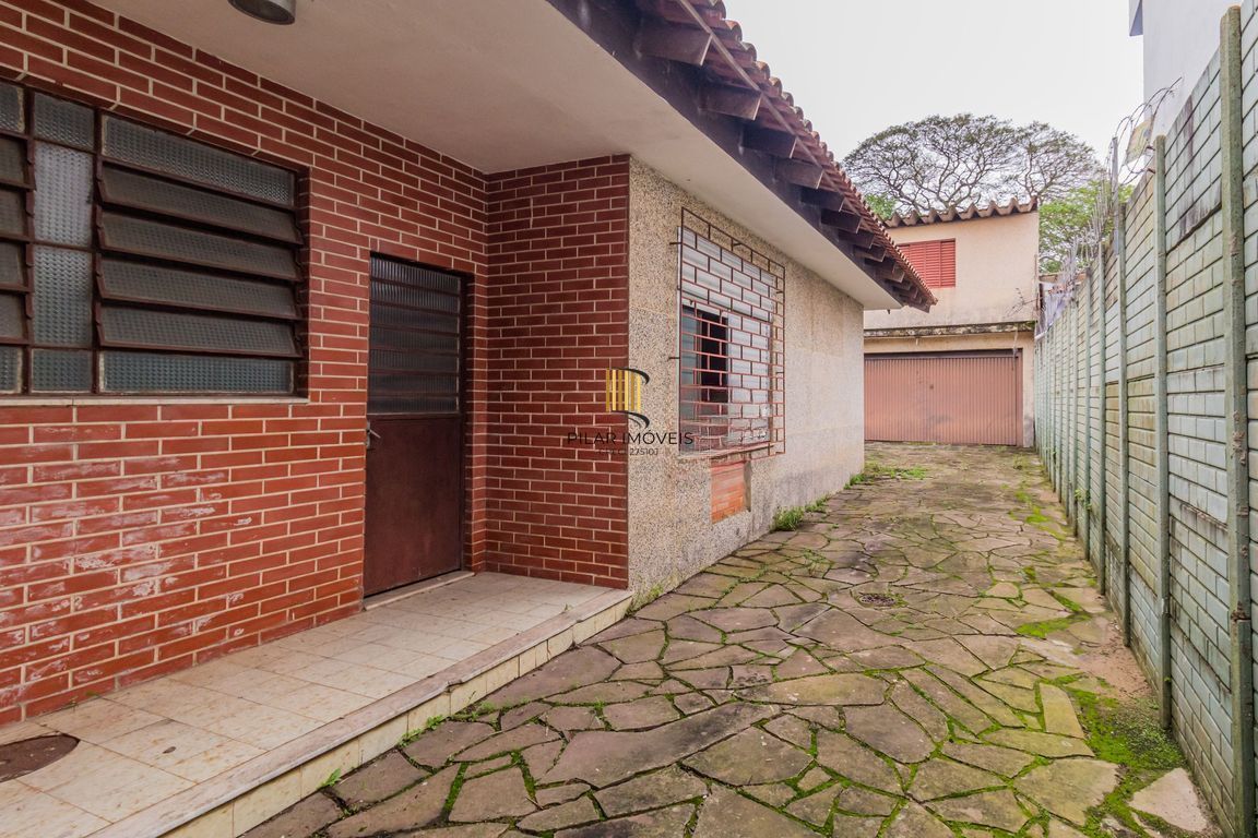 Casa de 4 dormitorios à venda Avenida Tramandaí, Ipanema - Porto Alegre