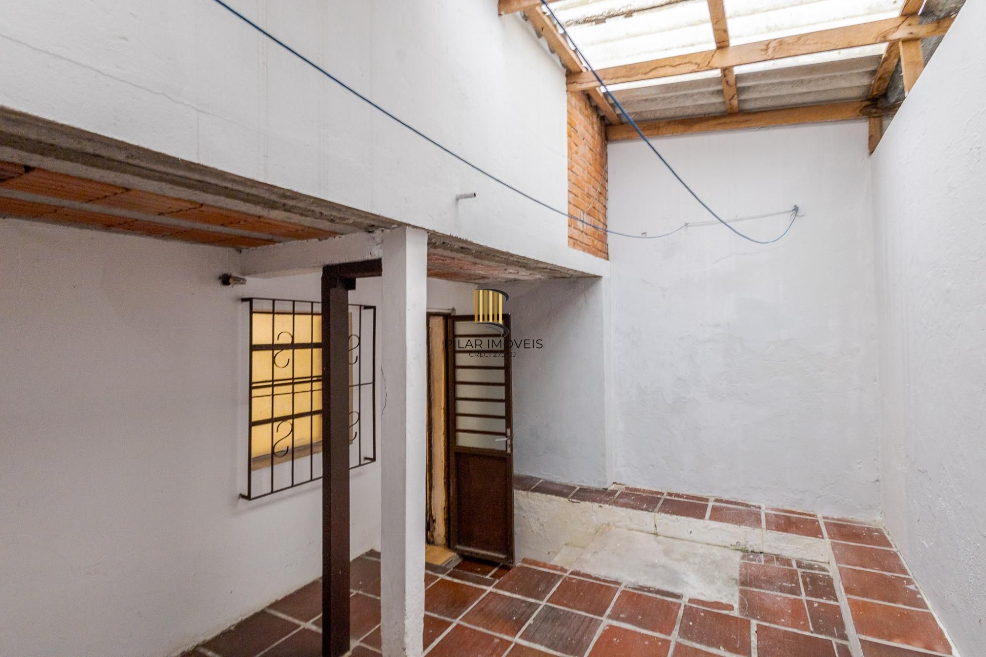 Casa para Venda - 210m², 4 dormitórios, 2 vagas - Petrópolis