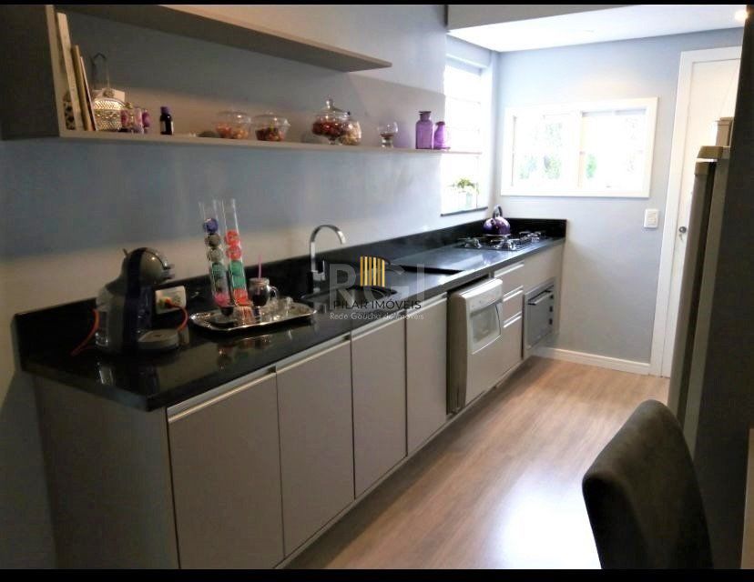 Casa de 67m², 2 dormitórios, 3 vagas no bairro Passo Da Areia