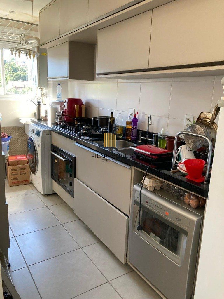 Apartamento de 2 quartos , suite ,  garagem em Condomínio Clube no bairro Teresópolis