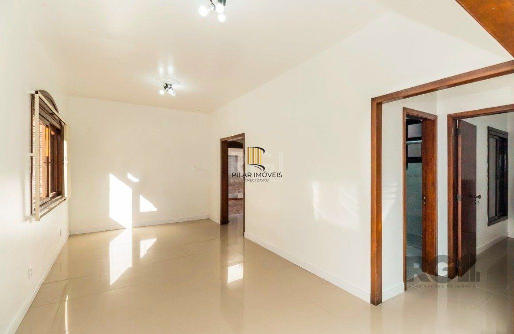 Casa de 266m² - 5 dormitórios, 5 vagas no bairro São João