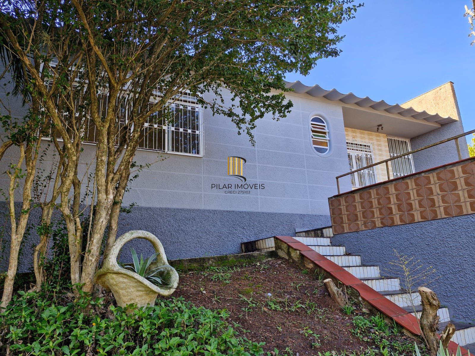 Casa 3 dormitórios, 3 banheiros, bairro Teresópolis.