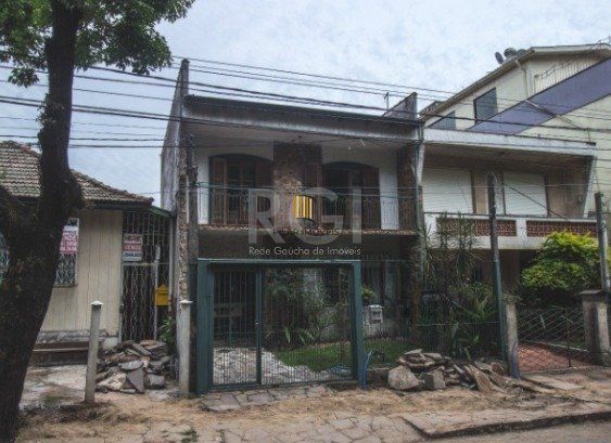 Casa para Venda - 187m², 3 dormitórios, sendo 1 suites, 2 vagas - Jardim São Pedro