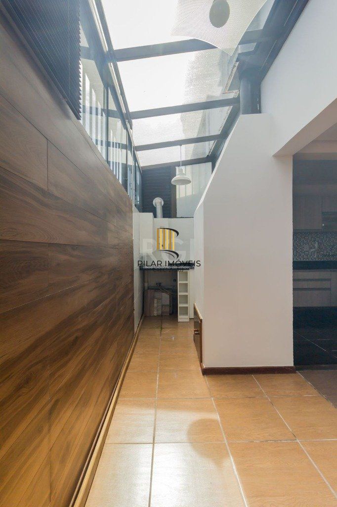 Casa em condomínio com 3 dormitórios, churrasqueira e 1 vaga de garagem no bairro Ipanema