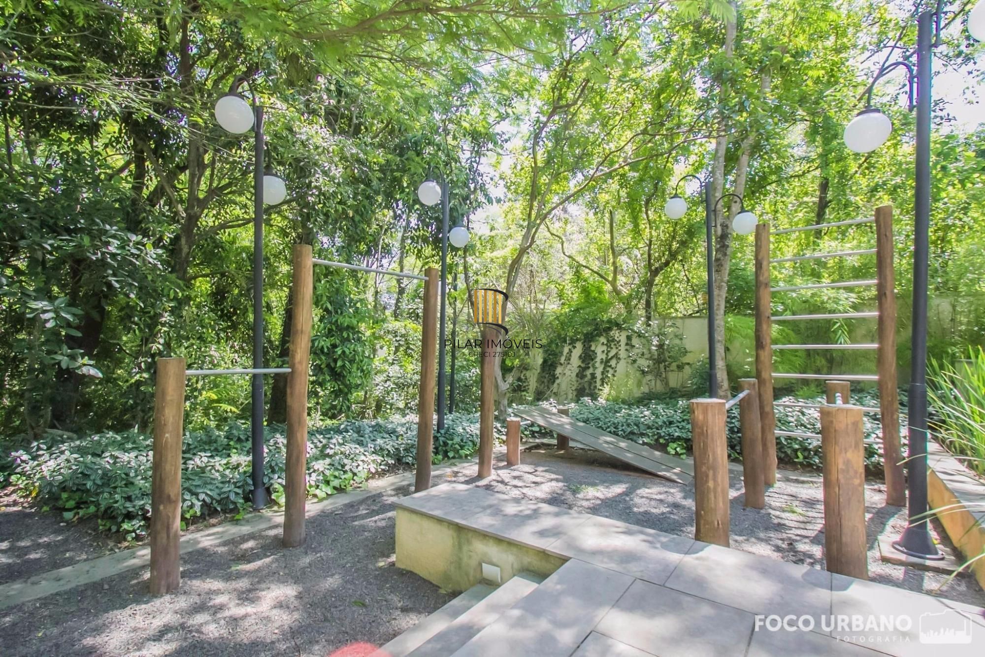 Apartamento de 1 dormitório á venda em Três Figueiras, Porto Alegre.