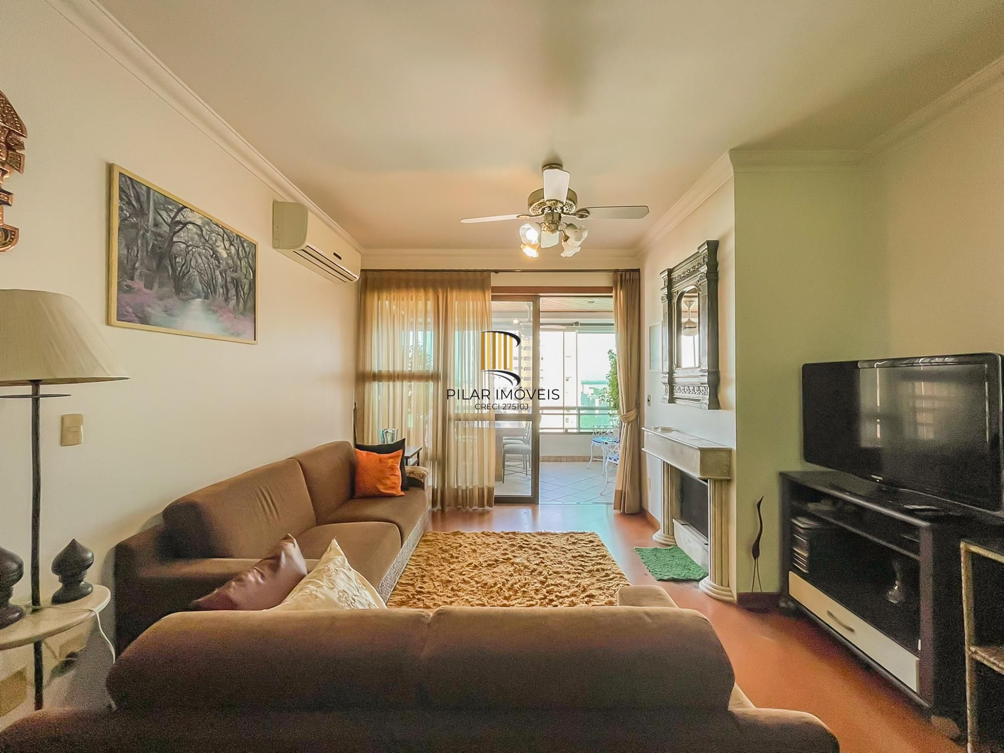 Lindo apartamento 03 dormitórios, duas vagas Coração Menino Deus