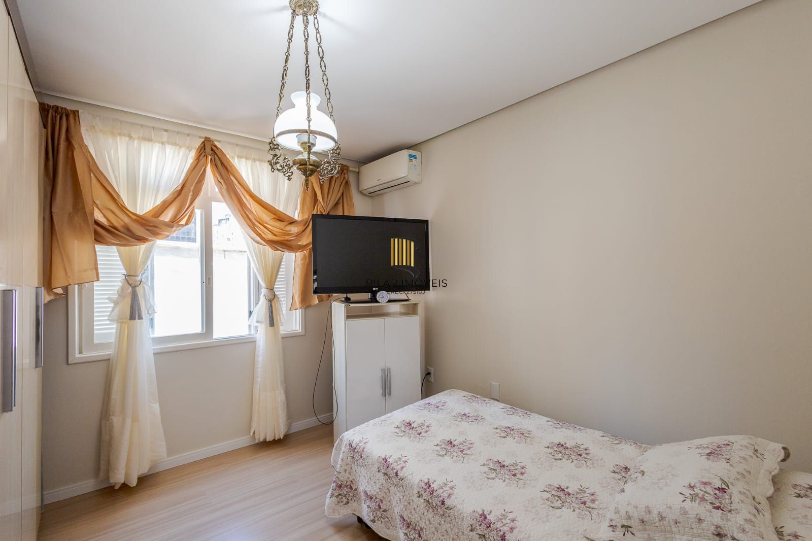 Apartamento de 80 m²semi mobiliado, 3 dormitórios e 1 suíte no Centro Histórico