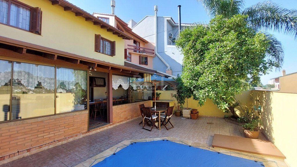 Casa Condominio para Venda - 141.61m², 3 dormitórios, sendo 1 suites, 2 vagas - Teresópolis