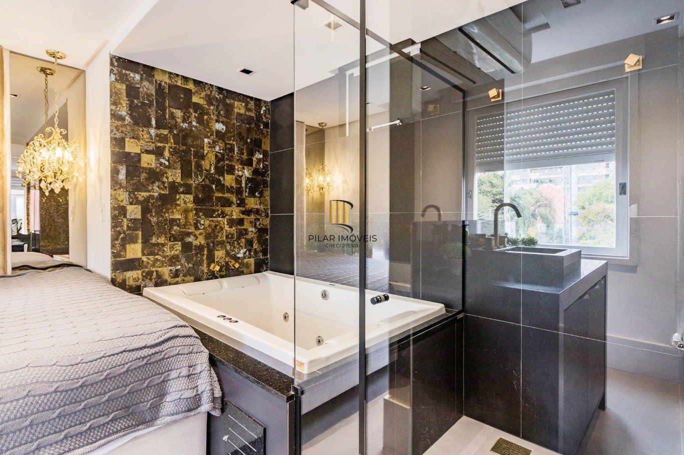 Cobertura de 3 dormitórios à venda em Mont'Serrat, Porto Alegre.