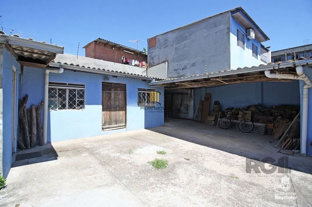 Casa de 3 dormitórios no bairro Partenon
