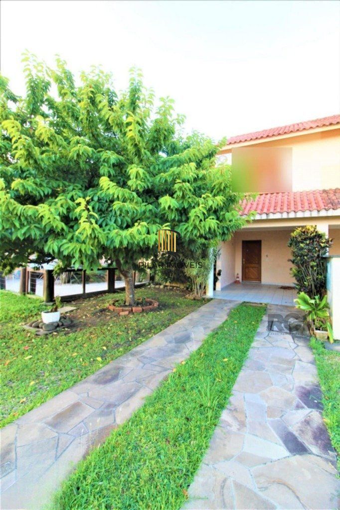 Casa em condomínio 111m² - 3 dormitórios sendo 1 suíte e 4 vagas no bairro Espirito Santo