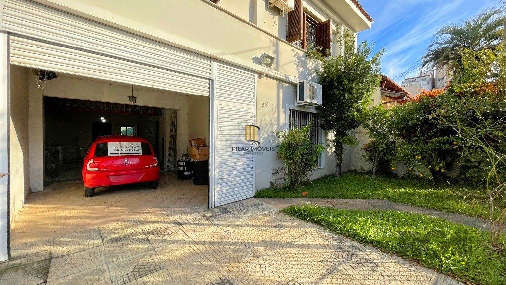 Sobrado com 4  dormitórios, 3 vagas, piscina, próximo a Professor Oscar Pereira - Pilar Imóveis