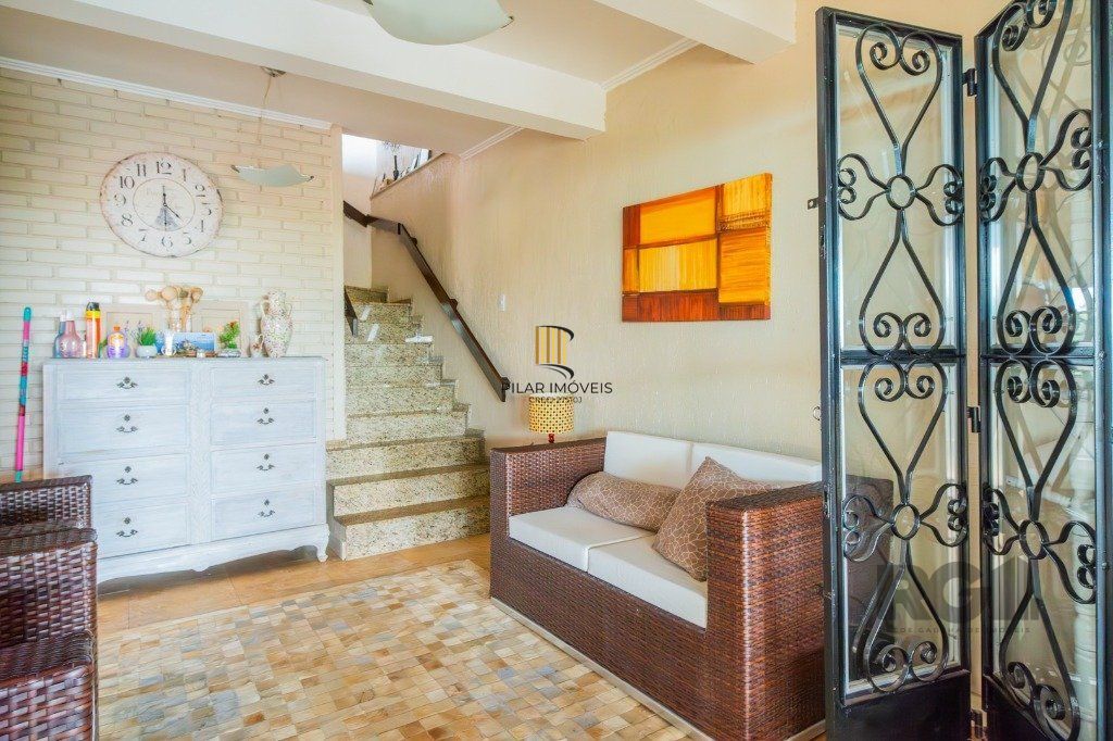 Casa 3 dormitórios no bairro Medianeira