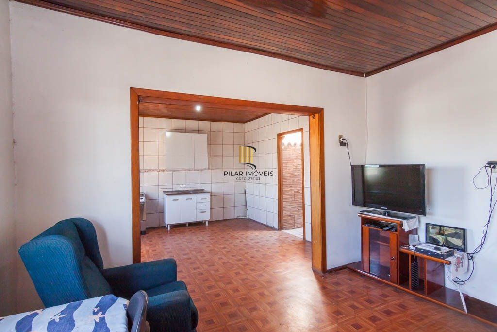 Casa com 3 quarto e 230m² à venda em Farrapos, Porto Alegre.