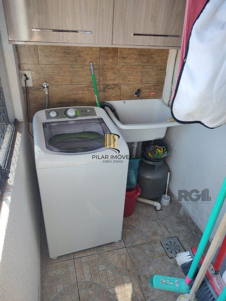 Apartamento de 2 dormitórios com 2 vagas no bairro Jardim São Pedro