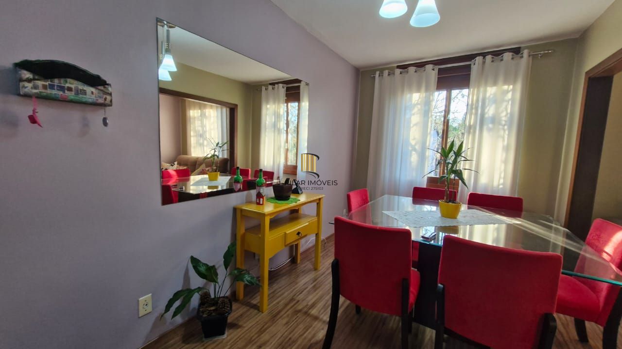 Apartamento pronto para morar, todo reformado, 3 dormitórios, banheiro, cozinha, área de serviço e 1 garagem