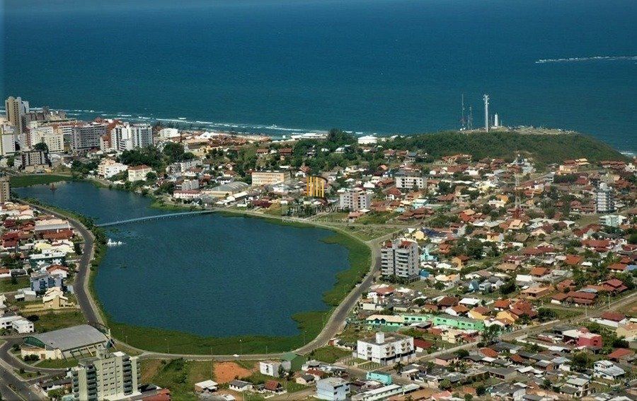 105m²  3 dormitórios  1 suites  1 vaga vista para o mar - Prainha