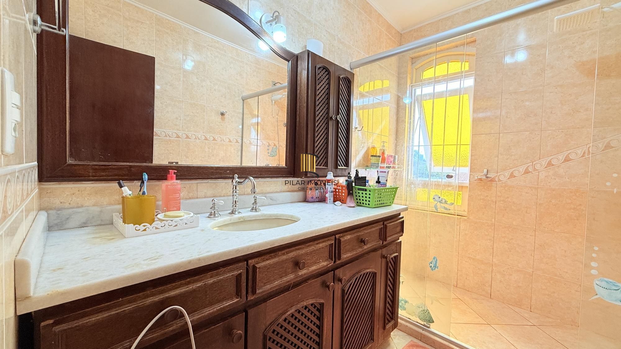 Casa para Venda - 260m², 4 dormitórios, sendo 1 suites, 4 vagas - Nonoai