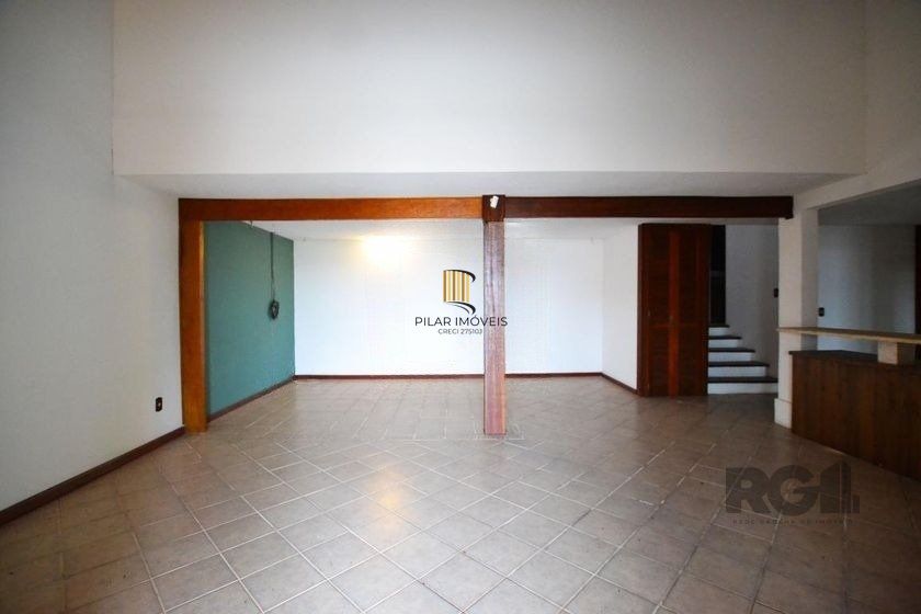 Casa de 200m² - 4 dormitórios, 4 vagas no bairro Espírito Santo