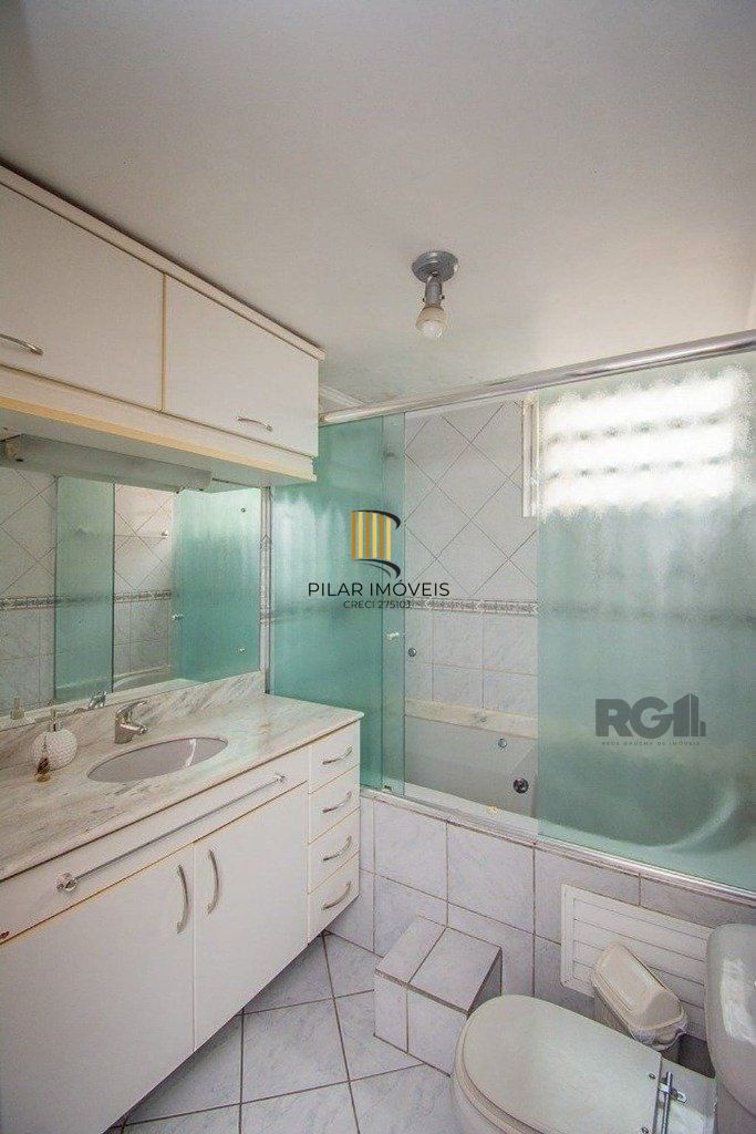 Excelente apartamento de 78m² com 3 dormitórios no bairro Petrópolis.