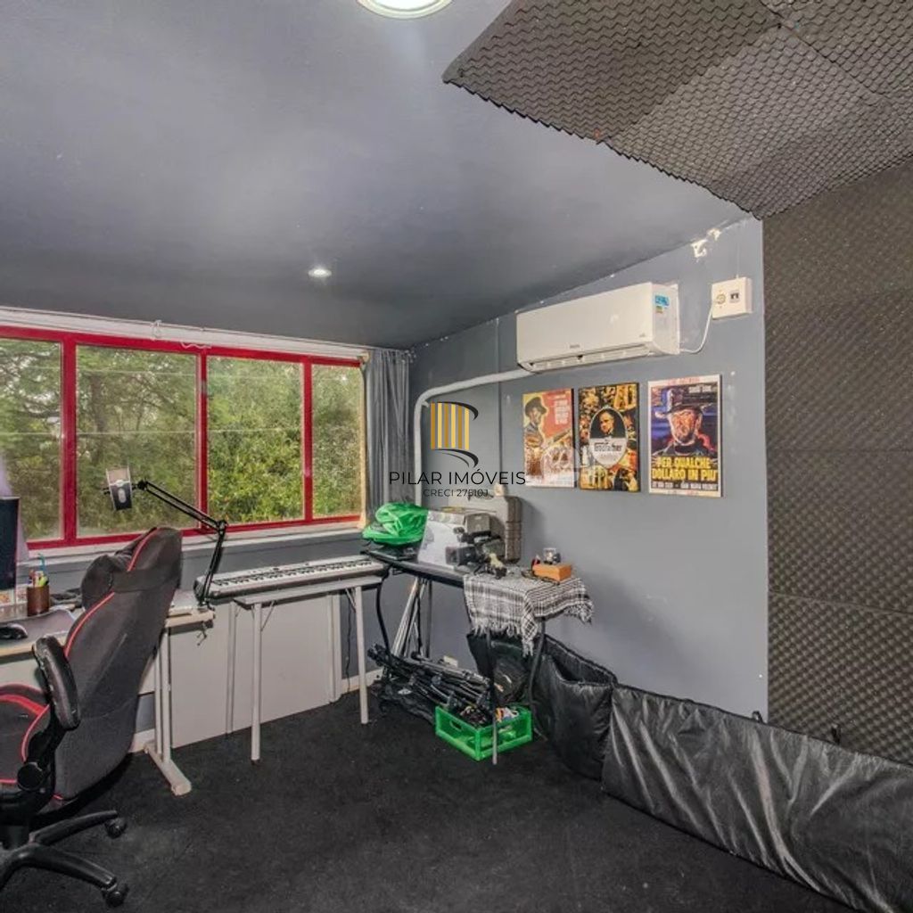 Cobertura de 2 dormitórios à venda em Passo da Areia - Porto Alegre