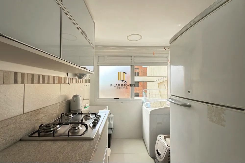 Apartamento de 02 dormitorios com 1 vaga na zona sul de Porto Alegre.