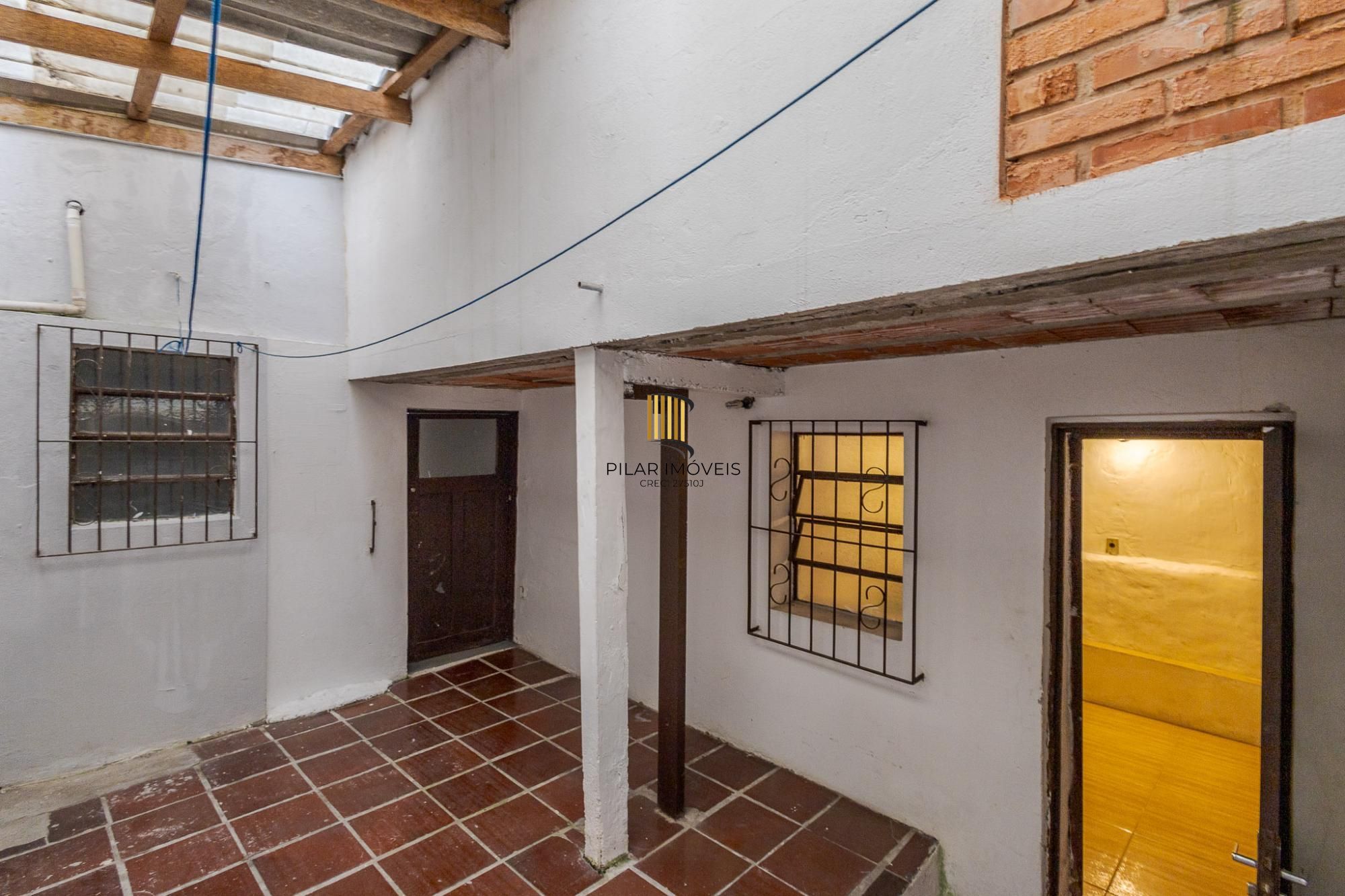 Casa para Venda - 210m², 4 dormitórios, 2 vagas - Petrópolis