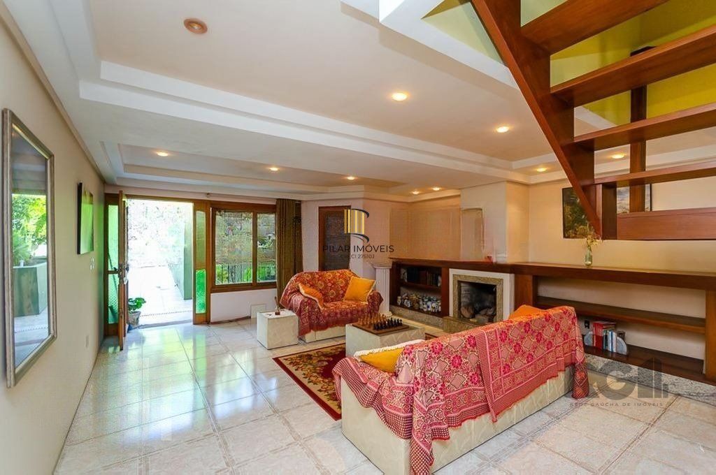 Casa de 3 dormitórios no bairro Vila Jardim