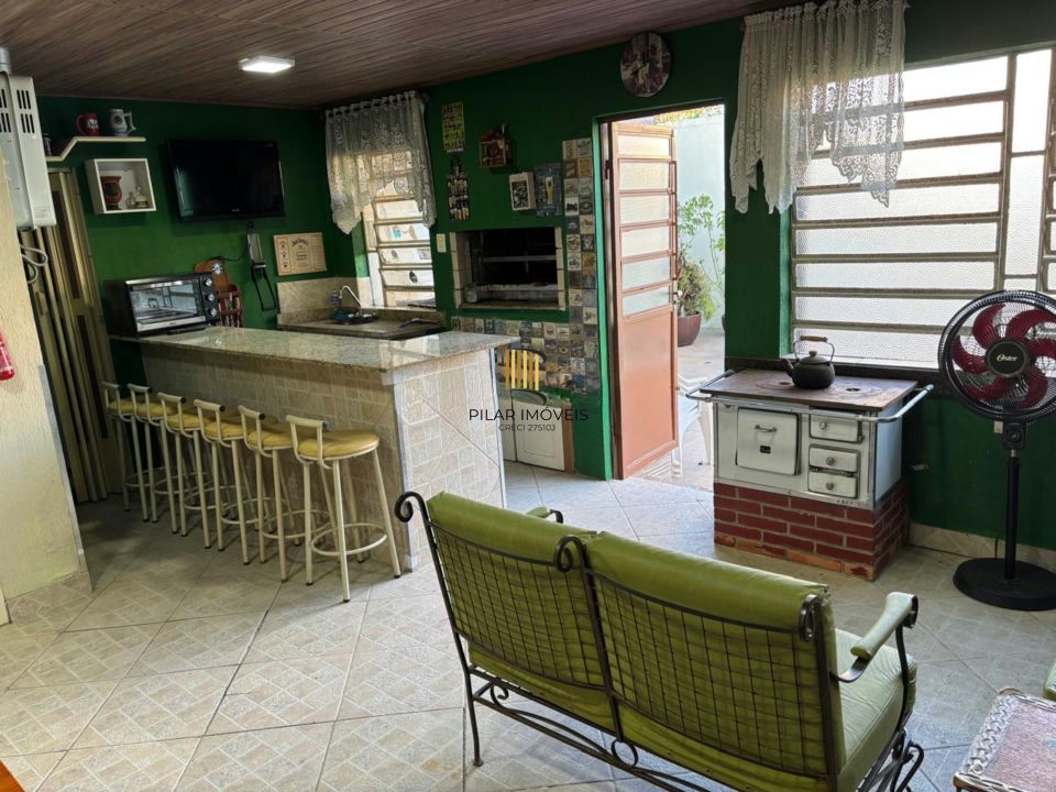 Casa de 3 dormitórios à venda no Bairro Rubem Berta - Porto Alegre