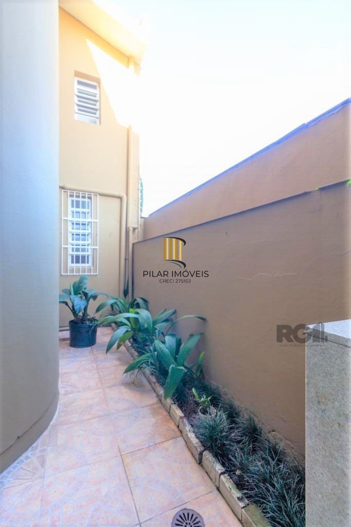 Casa de 380m², bairro Guarujá