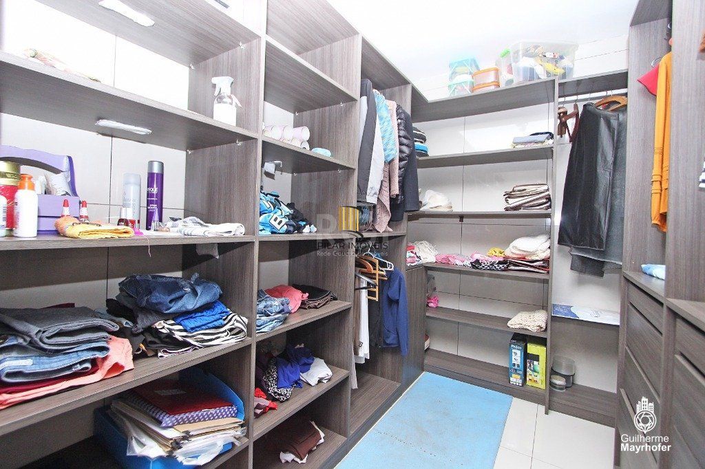 Casa para Venda - 381m², 3 dormitórios, sendo 1 suites, 4 vagas - Tristeza