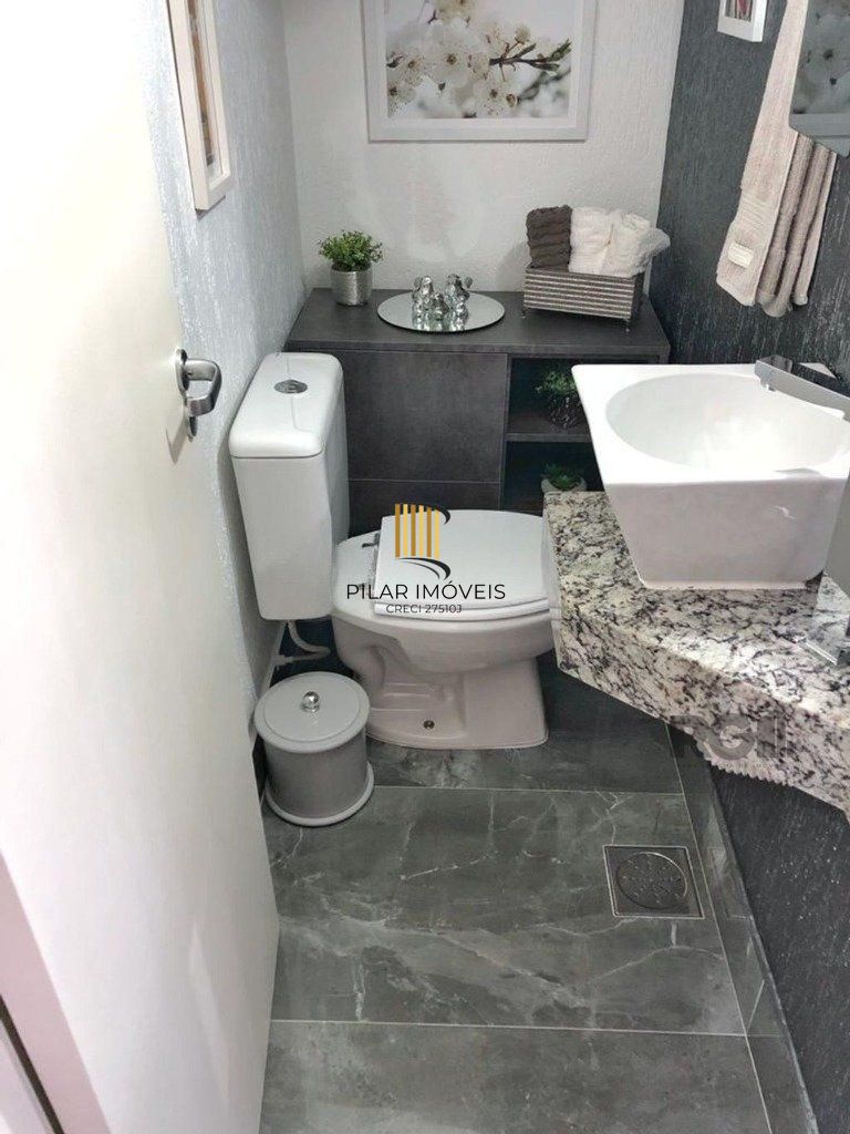 Casa em condomínio 114m² - 3 dormitórios, 1 suíte e 2 vagas no bairro Sarandi