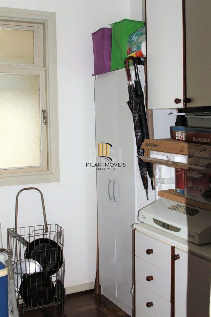 Apartamento com 03 dormitórios, churrasqueira e vaga de garagem no Menino Deus