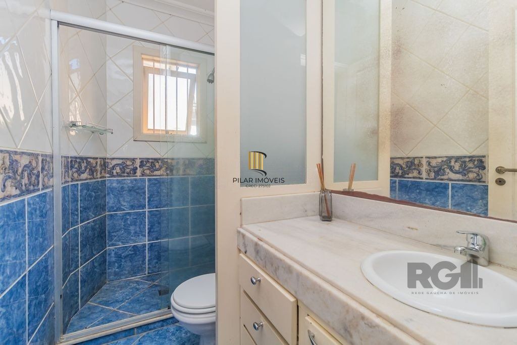 Casa 224m² - 3 dormitórios, 4 vagas no bairro Parque Santa Fé
