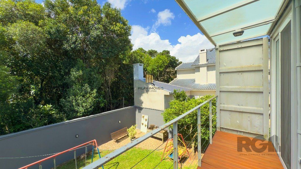 Casa para Venda - 315m², 3 dormitórios, sendo 1 suites, 2 vagas - Teresópolis