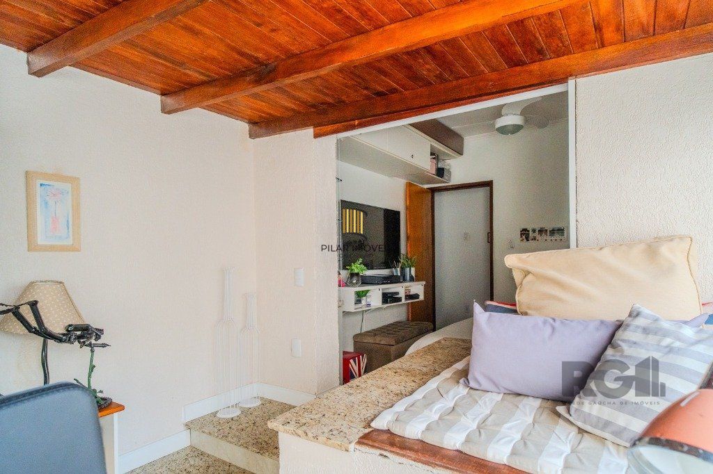 Casa 3 dormitórios no bairro Medianeira