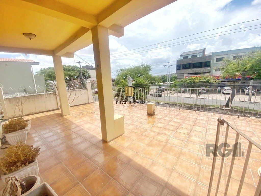 Casa 4 dormitórios no bairro Nonoai