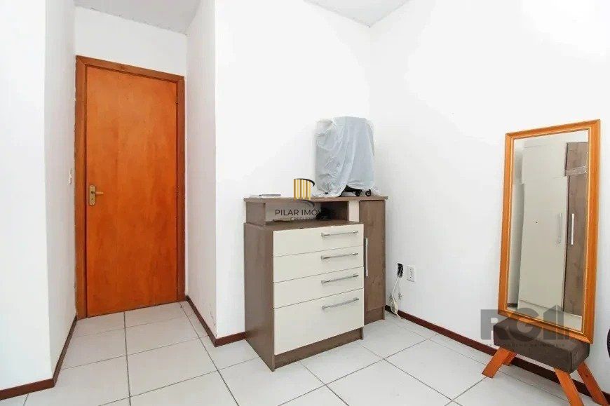 Excelente casa de 45m² com 1 dormitório e 1 vaga no bairro Hípica. 