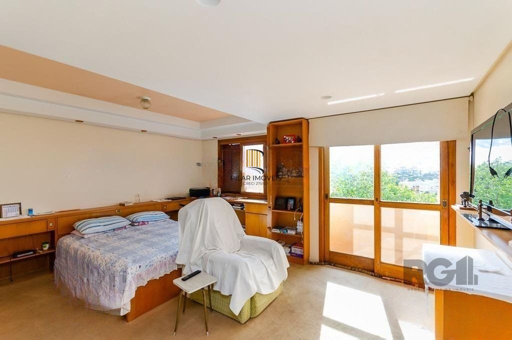 Casa de 3 dormitórios no bairro Vila Jardim