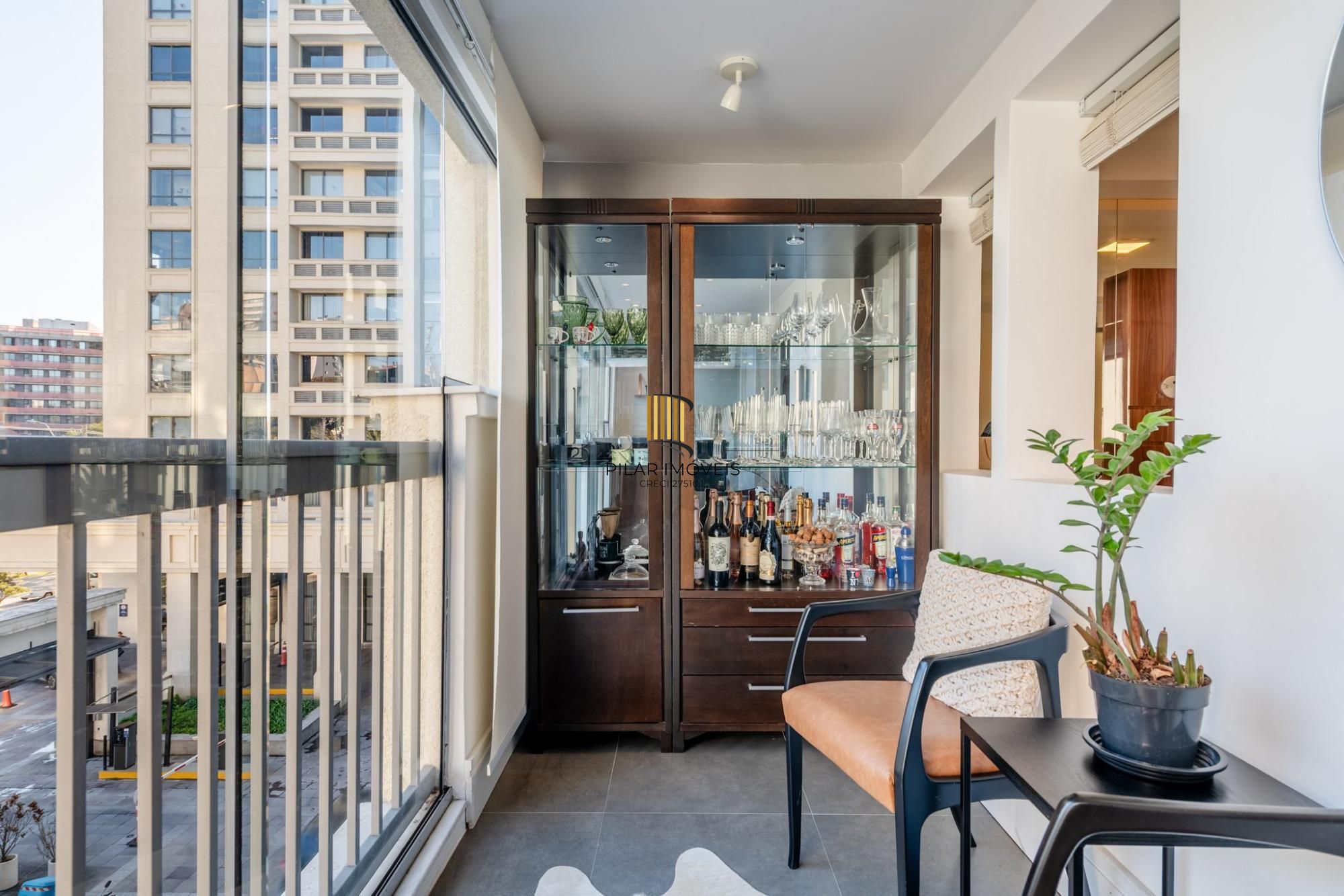 Apartamento de 1 dormitório á venda em Três Figueiras, Porto Alegre.