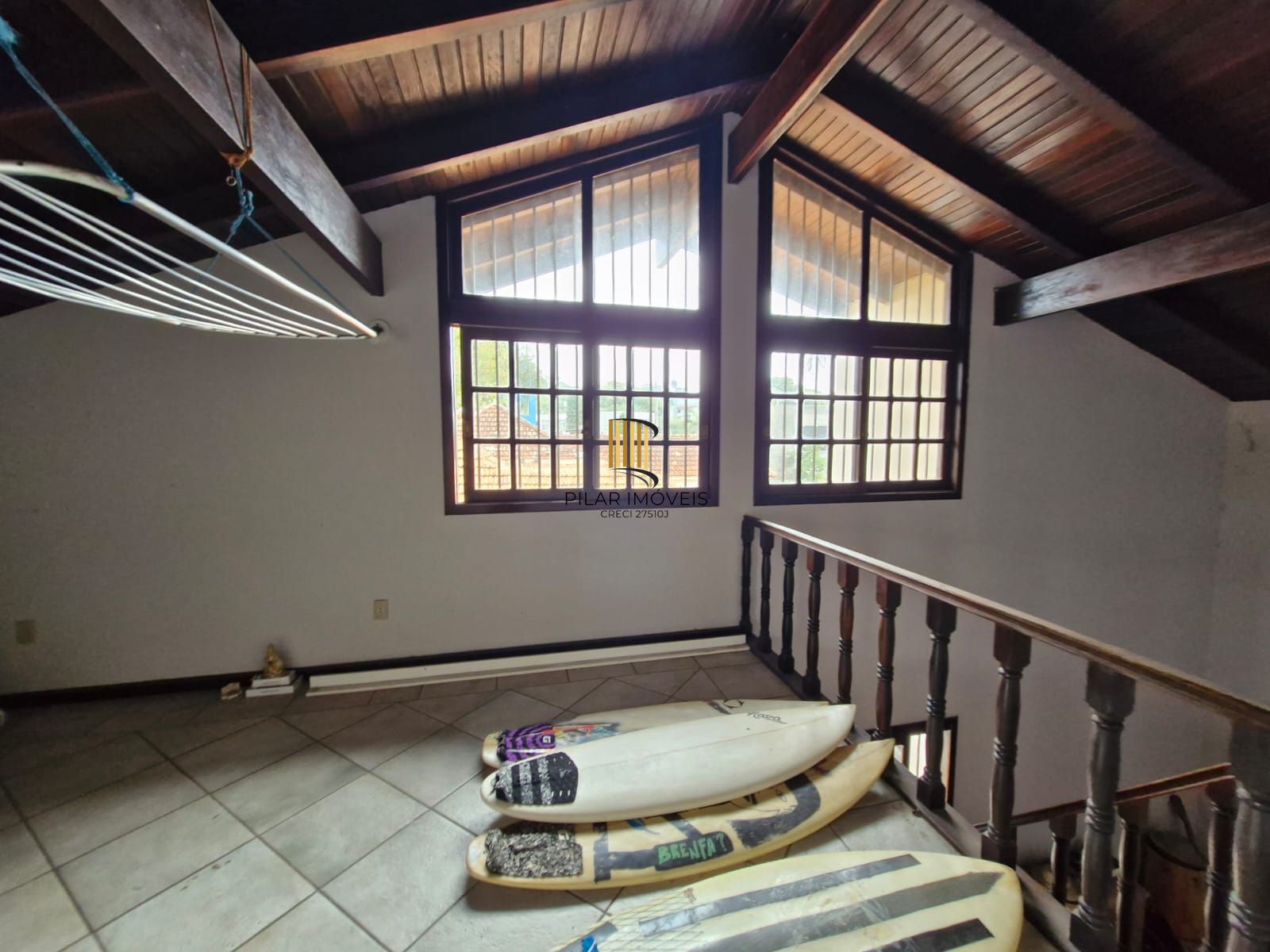 Casa de 3 dormitórios com piscina no bairro Teresópolis.