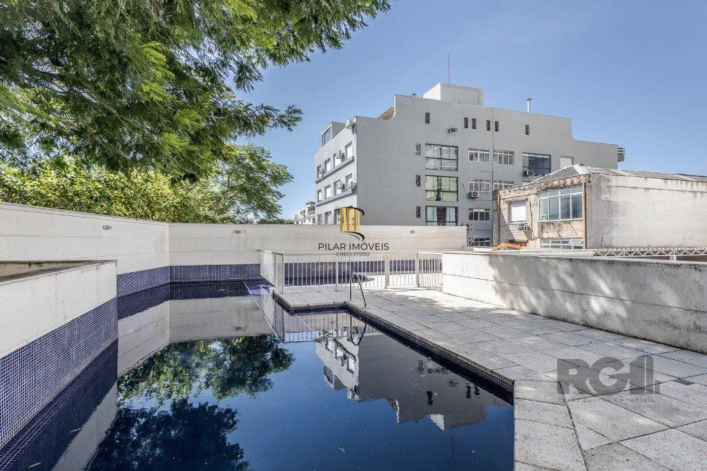 Apartamento de 2 dormitórios no bairro Azenha