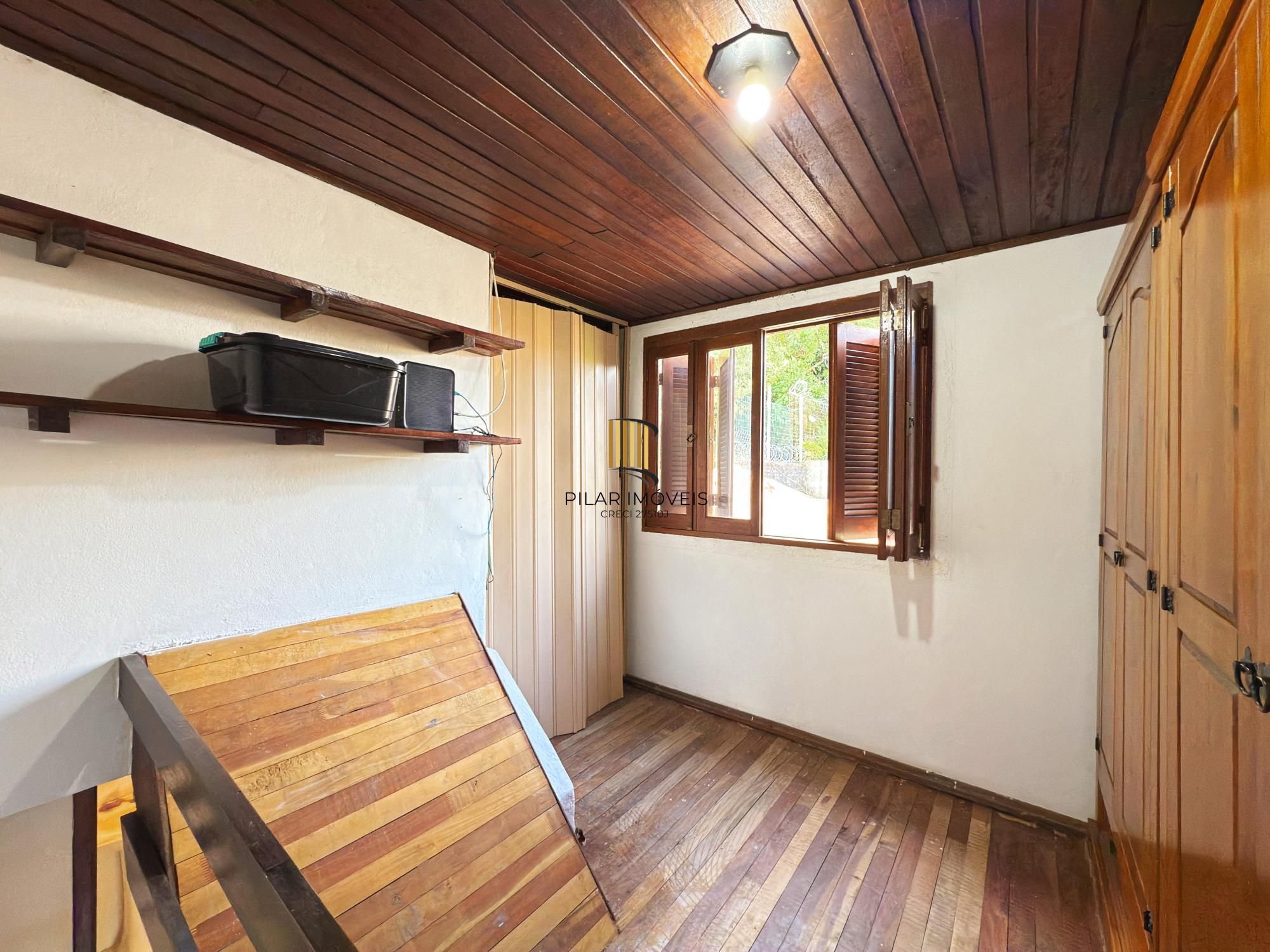 Casa residencial, 2 dormitórios no bairro Teresópolis